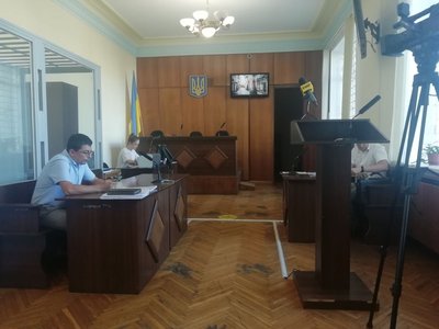 В Житомирі в суді обирають запобіжні заходи підозрюваним у рекеті: що відомо В Житомирі в суді обирають запобіжні заходи підозрюваним у рекеті: що відомо