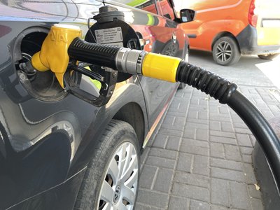 «Дизель «тупцює» біля позначки 100 гривень»: що буде з цінами на пальне на Полтавщині «Дизель «тупцює» біля позначки 100 гривень»: що буде з цінами на пальне на Полтавщині