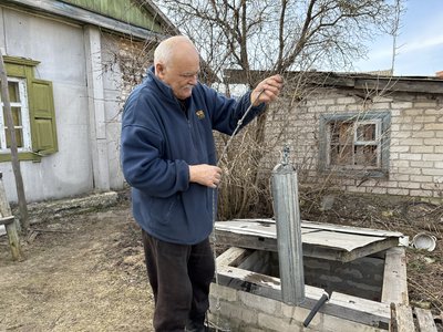 колодязь вода деокуповане селище Ярова пошкоджений будинок Донецька область колодязь вода деокуповане селище Ярова пошкоджений будинок Донецька область
