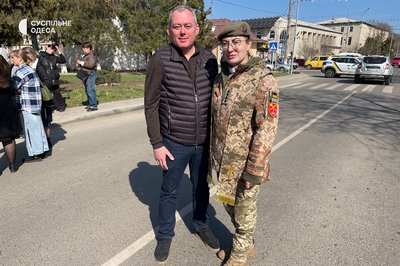 У Березівці на Одещині відкрили "Дерево Надії" на підтримку полонених і зниклих безвісти військових У Березівці на Одещині відкрили "Дерево Надії" на підтримку полонених і зниклих безвісти військових