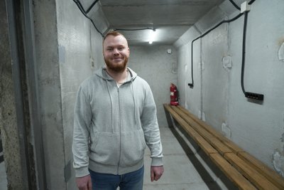 "Все в туалетному папері та блювоті": в якому стані мобільне укриття в центрі Дніпра "Все в туалетному папері та блювоті": в якому стані мобільне укриття в центрі Дніпра