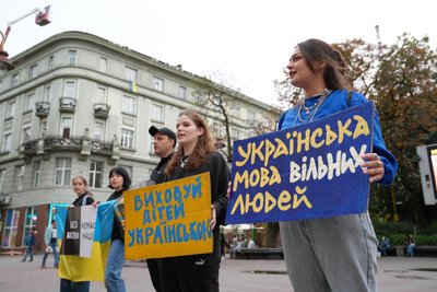 "Поважай українців — говори українською", акція, мирний пікет "Поважай українців — говори українською", акція, мирний пікет