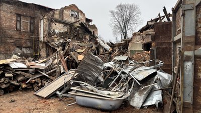 Будинок після авіаудару 6 березня 2022 року в Харкові Будинок після авіаудару 6 березня 2022 року в Харкові