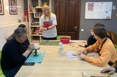 Єдина в Одесі інклюзивна майстерня: як працює простір для дорослих з аутизмом та ментальною інвалідністю Єдина в Одесі інклюзивна майстерня: як працює простір для дорослих з аутизмом та ментальною інвалідністю