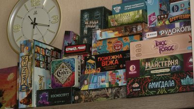 "Настільні ігри – це не тільки "Монополія": ніжинець Павло Кисіль зібрав понад 200 настолок "Настільні ігри – це не тільки "Монополія": ніжинець Павло Кисіль зібрав понад 200 настолок