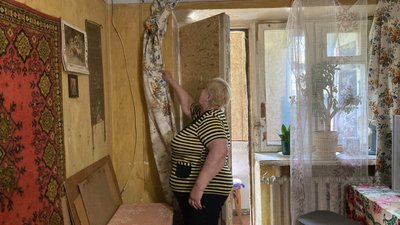 Квартира Антоніни Дмитрів, пошкоджена внаслідок ракетного удару Квартира Антоніни Дмитрів, пошкоджена внаслідок ракетного удару