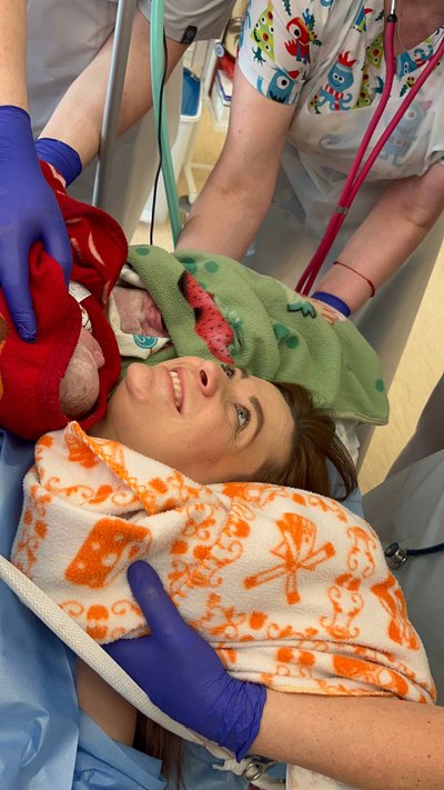 "Ми були в шоці": вагітна народила трійню після атаки на пологовий в Одесі "Ми були в шоці": вагітна народила трійню після атаки на пологовий в Одесі