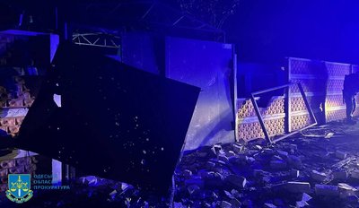 Російська армія атакувала Одесу дронами: загорілися резервуари з пальним, будинок і склад з іграшками