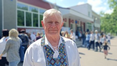На Житомирщині у День вишиванки діти влаштували благодійний ярмарок, щоб зібрати гроші для ЗСУ