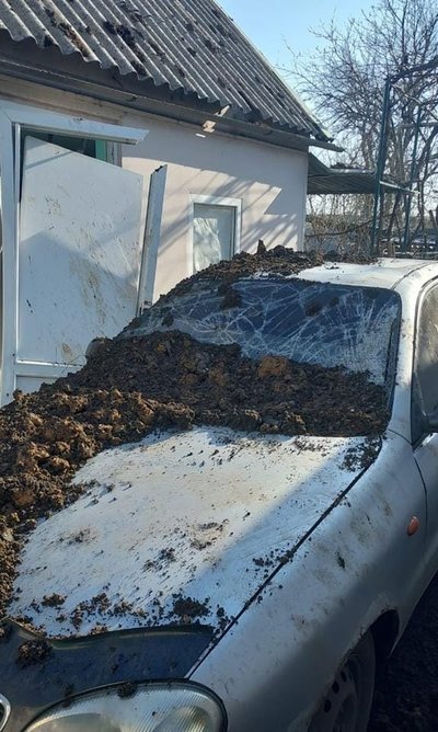 Наслідки обстрілів Курахівської громади 9 квітня. Фото: Facebook / Роман Падун Наслідки обстрілів Курахівської громади 9 квітня. Фото: Facebook / Роман Падун