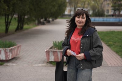 "Вони пишуть: "ми вас прийдемо "освободіть". Що криється за листівками, якими РФ закидує Нікополь "Вони пишуть: "ми вас прийдемо "освободіть". Що криється за листівками, якими РФ закидує Нікополь