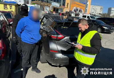 Переправляв чоловіків за кордон за 10 тис доларів: жителю Київщини повідомили про підозру Переправляв чоловіків за кордон за 10 тис доларів: жителю Київщини повідомили про підозру