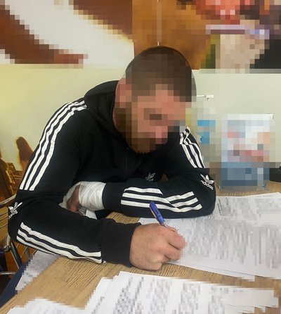 Майже 900 тисяч гривень збитків: на Житомирщині судитимуть групу людей за незаконну вирубку дубів Майже 900 тисяч гривень збитків: на Житомирщині судитимуть групу людей за незаконну вирубку дубів