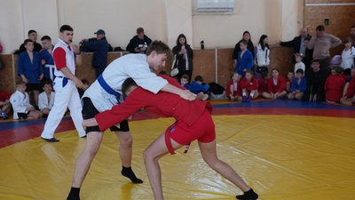 Через безпекову ситуацію на Херсонщині дитячий турнір із самбо відбувся у Миколаєві Через безпекову ситуацію на Херсонщині дитячий турнір із самбо відбувся у Миколаєві