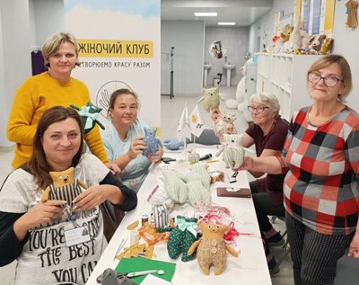 Учасниці "Жіночого клубу" в Безруках Учасниці "Жіночого клубу" в Безруках