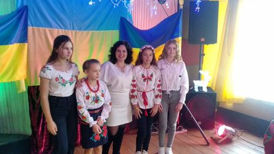 У громаді на Житомирщині працівники культури місяць колядували та щедрували, збираючи гроші для ЗСУ У громаді на Житомирщині працівники культури місяць колядували та щедрували, збираючи гроші для ЗСУ