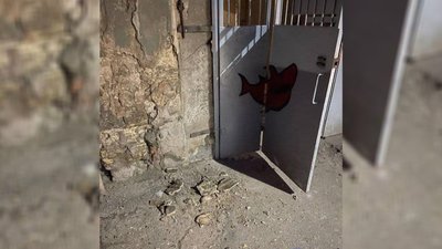 В Одесі людина травмувалась через падіння фасаду
