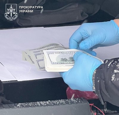 По вісім тисяч доларів США за виїзд до Білорусі: на Рівненщині судитимуть двох обвинувачених