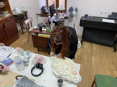 Керамічний камін та унікальне дзеркало: у музеї в Миколаєві реставрують експонати Керамічний камін та унікальне дзеркало: у музеї в Миколаєві реставрують експонати