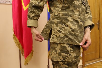 Вперше в ЗСУ зʼявилась польова форма для жінок, фото: Міноброни Вперше в ЗСУ зʼявилась польова форма для жінок, фото: Міноброни