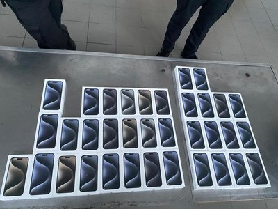 На кордоні України зупинили незадекларовані iPhone 15 Pro, 25 вересня 2023 року На кордоні України зупинили незадекларовані iPhone 15 Pro, 25 вересня 2023 року