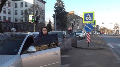 зупинка транспорту, хвилина мовчання зупинка транспорту, хвилина мовчання