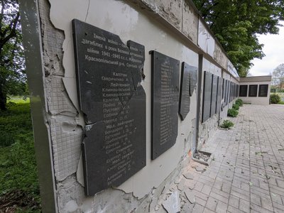 "Іноді почуваємо себе, неначе в тирі". Як живе прикордонне Миропілля на Сумщині