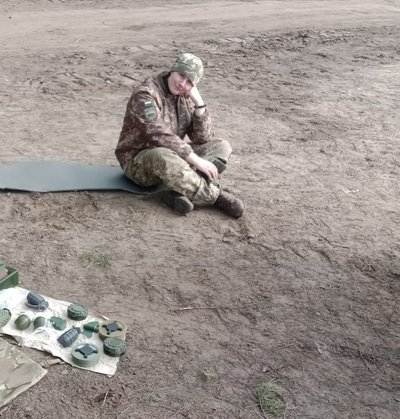 "Кожна жінка може навчитися стріляти": Інна Таран із Полтавської ТГ про службу в ДФТГ і стереотипи "Кожна жінка може навчитися стріляти": Інна Таран із Полтавської ТГ про службу в ДФТГ і стереотипи
