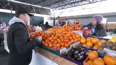 Мандарини на вінницьких ринках: що кажуть продавці та покупці про здорожчання цитрусових Мандарини на вінницьких ринках: що кажуть продавці та покупці про здорожчання цитрусових
