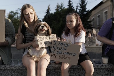 собака на акції протесту собака на акції протесту