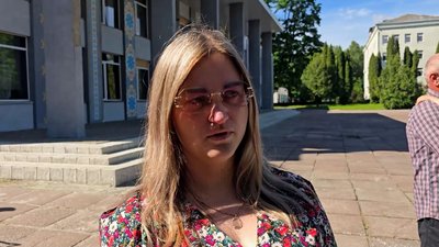 "Будемо приходити, дивитися на них": у Новгороді-Сіверському на Чернігівщині відкрили "Алею надії" "Будемо приходити, дивитися на них": у Новгороді-Сіверському на Чернігівщині відкрили "Алею надії"