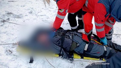 Провалився під лід: в озері на Чернігівщині потонув 55-річний чоловік Провалився під лід: в озері на Чернігівщині потонув 55-річний чоловік