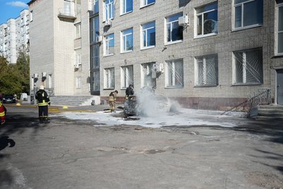 “Бахнуло - і посипалося скло”: місто Суми атакували російські безпілотники “Бахнуло - і посипалося скло”: місто Суми атакували російські безпілотники