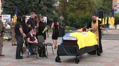 У Рівному попрощалися з військовим Михайлом Глеком У Рівному попрощалися з військовим Михайлом Глеком