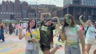 Дніпро святкує день народження: фоторепортаж Дніпро святкує день народження: фоторепортаж