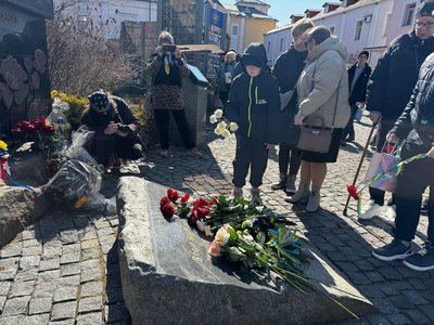У Вінниці вручили стипендії дітям полеглих захисників У Вінниці вручили стипендії дітям полеглих захисників