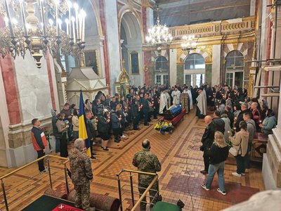 У Луцьку попрощалися з 41-річним захисником Володимиром Чижуком У Луцьку попрощалися з 41-річним захисником Володимиром Чижуком