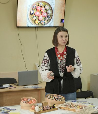 Створювали іканича — писанки надазовських греків. Про першу майстерку для переселенців, втрачені зразки та традиції Створювали іканича — писанки надазовських греків. Про першу майстерку для переселенців, втрачені зразки та традиції