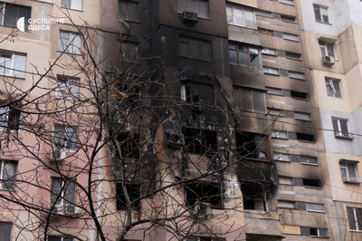 "Всі дивуються, як залишились живі": квартира багатодітної родини згоріла через атаку РФ "Всі дивуються, як залишились живі": квартира багатодітної родини згоріла через атаку РФ