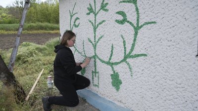 "Мальована хата": у Буші на Вінниччині триває мистецький проєкт "Мальована хата": у Буші на Вінниччині триває мистецький проєкт