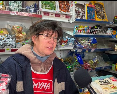 "Не складаємо руки, живемо далі": як виживають у Великій Писарівці на Сумщині "Не складаємо руки, живемо далі": як виживають у Великій Писарівці на Сумщині