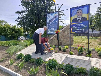 У селі на Черкащині відкрили Алею пам'яті Героїв У селі на Черкащині відкрили Алею пам'яті Героїв