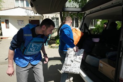 "Вивозимо багатодітні родини". Як "Проліска" евакуює населення з прикордоння Сумщини "Вивозимо багатодітні родини". Як "Проліска" евакуює населення з прикордоння Сумщини