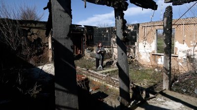 "Наливаємо воду влітку, зимою ми не миті": як понад 3 роки жителька Чернігівщини із сином та онуком живуть у гаражі "Наливаємо воду влітку, зимою ми не миті": як понад 3 роки жителька Чернігівщини із сином та онуком живуть у гаражі