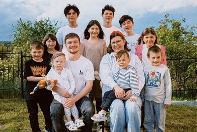 У 23 роки — прийомний батько десятьох дітей: історія родини зі Львівщини У 23 роки — прийомний батько десятьох дітей: історія родини зі Львівщини