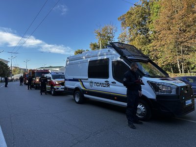 У Полтаві вшанували загиблих захисників автопробігом та хвилиною мовчання У Полтаві вшанували загиблих захисників автопробігом та хвилиною мовчання