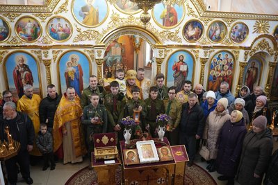 "Передаєш шматочок надії і тепла": в Сумах роздають Вифлеємський вогонь "Передаєш шматочок надії і тепла": в Сумах роздають Вифлеємський вогонь