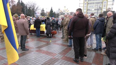У Рівному попрощалися з військовим Тихоном Лугіним У Рівному попрощалися з військовим Тихоном Лугіним