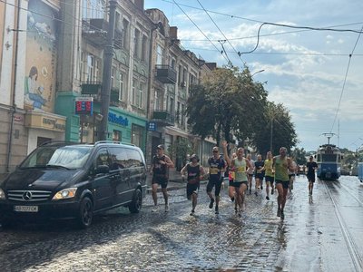 Вінничани підтримали благодійний марафон UltraUkraine Вінничани підтримали благодійний марафон UltraUkraine