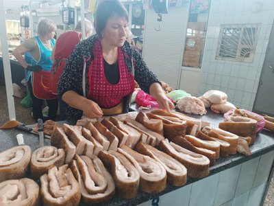 Крижок, Бочок, Генеральське — яке сало і за якою ціною продають на ринку у Черкасах Крижок, Бочок, Генеральське — яке сало і за якою ціною продають на ринку у Черкасах